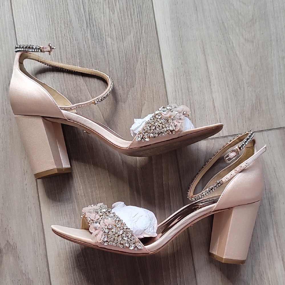 Badgley Mischka Gold Crystal Embellished Heels - Picture 5 of 7